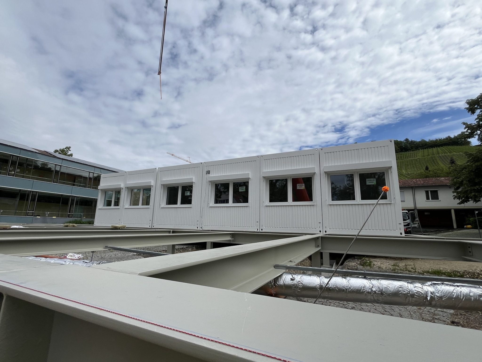 Aufnahme der Baustelle in Metzingen, es entsteht eine Schule in Modulbauweise
