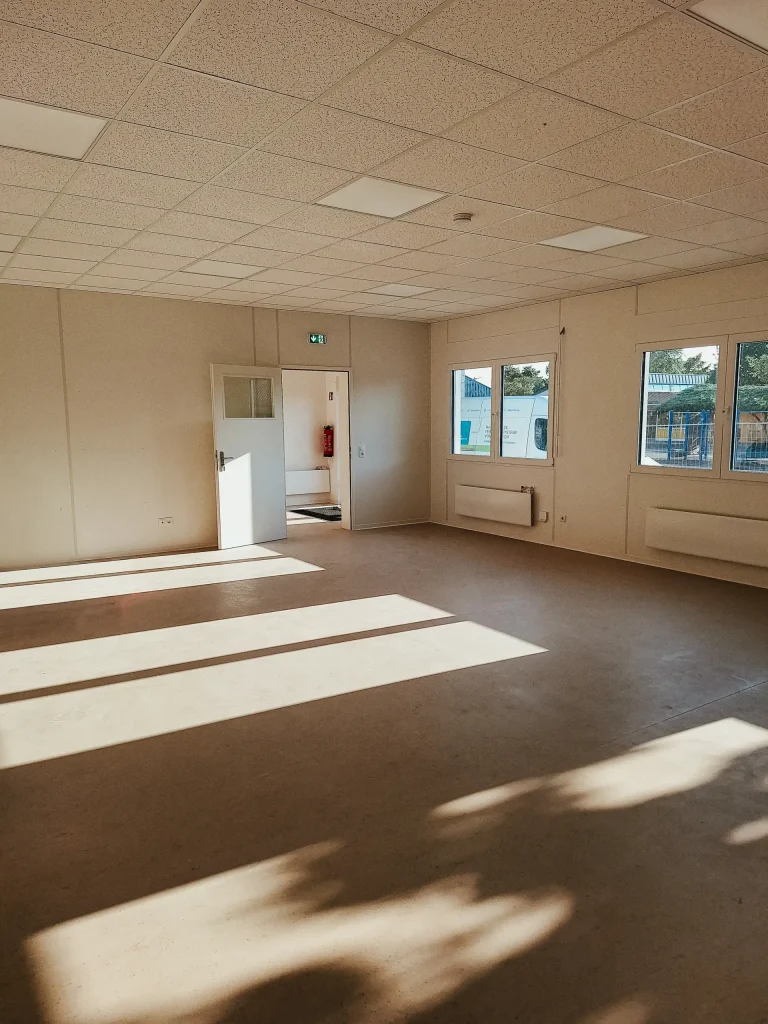 Neubau einer Containerschulanlage für die Verbandsgemeinde Alzey-Land 8 referenz flomborn 5 scaled 1