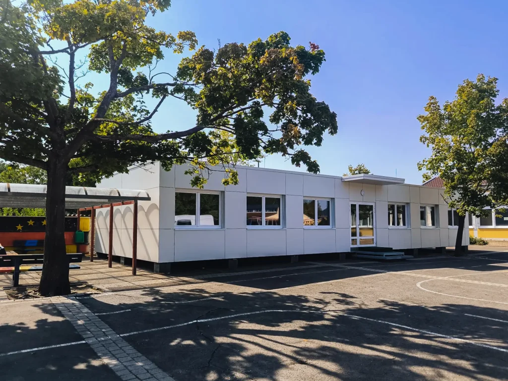 Neubau einer Containerschulanlage für die Verbandsgemeinde Alzey-Land 1 referenz flomborn 8