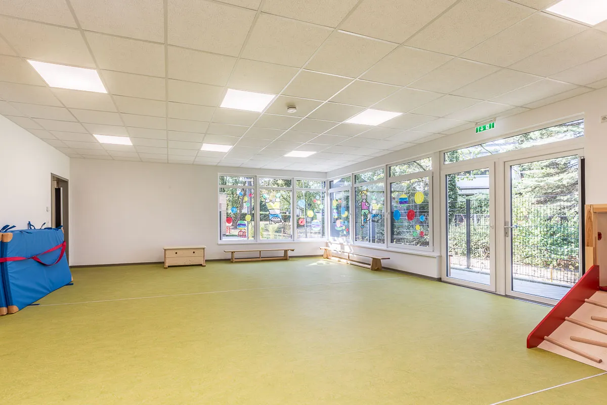 Kindertagesstätte Universität Paderborn 9 Innenaufnahme einer Turnhalle der Kita in Paderborn