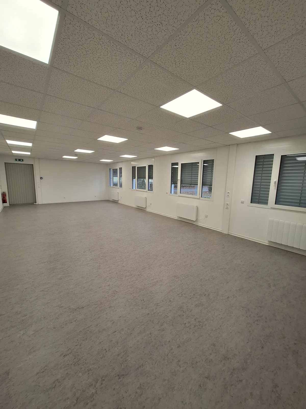 Schulcontaineranlage • Stadt Backnang 7 Innenaufnahme der Containerschulanlage in Backnang