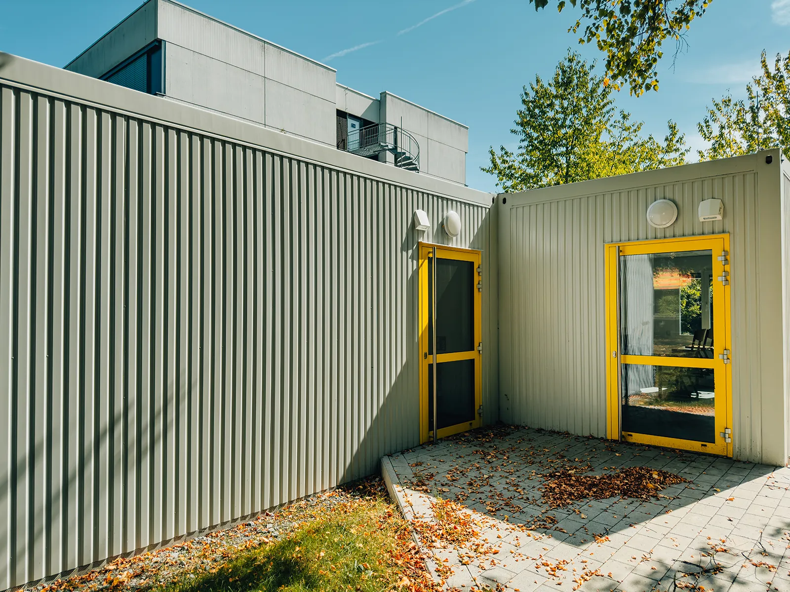 Schulcontaineranlage • Stadt Backnang 5 Außenaufnahme der Containerschulanlage in Backnang