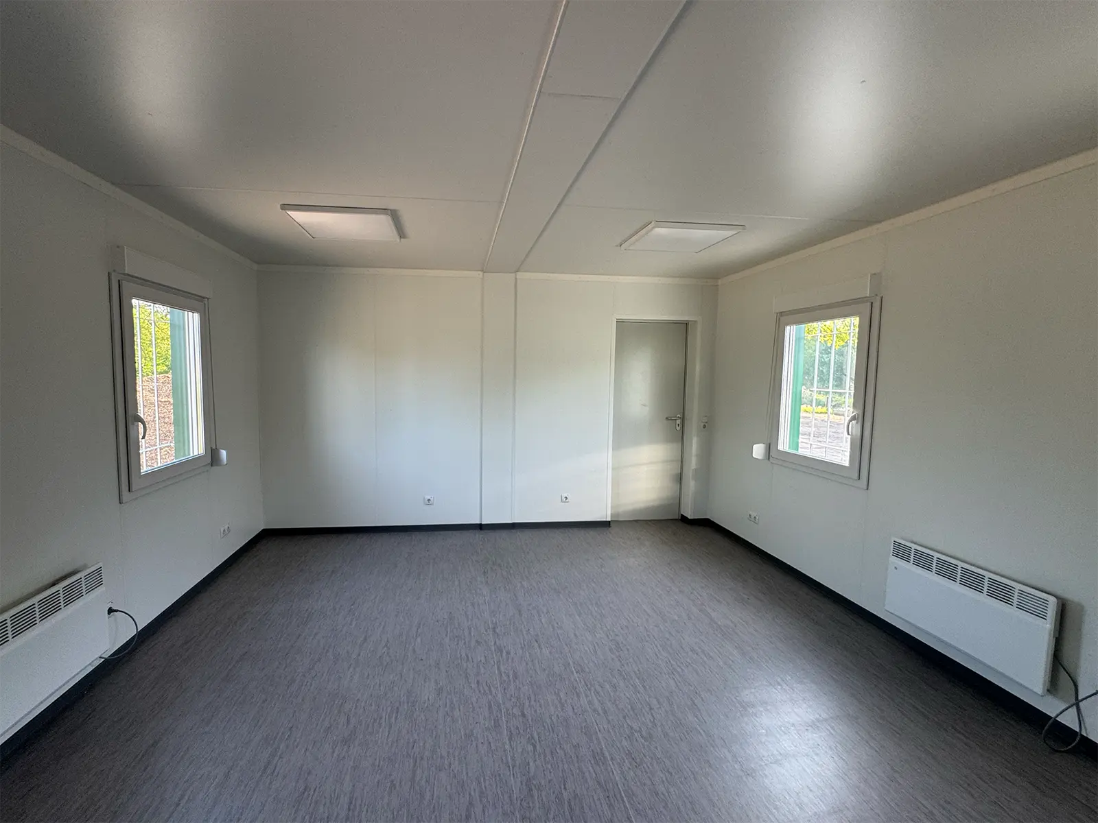 Aufenthalts- & Materialcontainer • Niersverband Viersen 6 Innenansicht eines Materialcontainers für den Niersverband Viersen