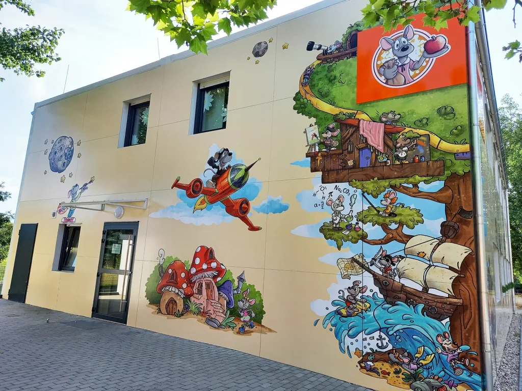 Hort in Modulbauweise • Gemeinde Massen 1 Neubau Hort in Modulbauweise in der Gemeinde Massen von außen betrachtet