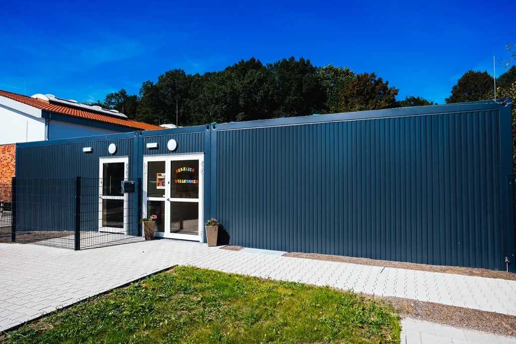 3x Kita in Modulbauweise • Kreis Warendorf 2 Außenaufnahme der Kitas im Kreis Warendorf, hier zu sehen der Standort Sassenberg