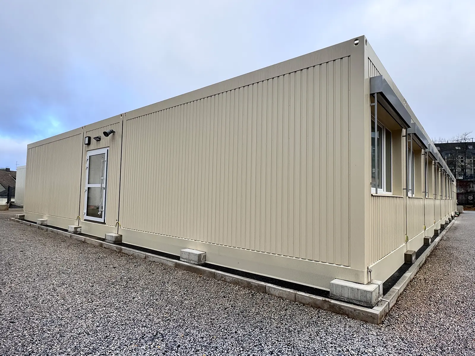 Containerschulanlage • Stadt Remscheid 4 Außenansicht der Schule in Containerbauweise in Remscheid