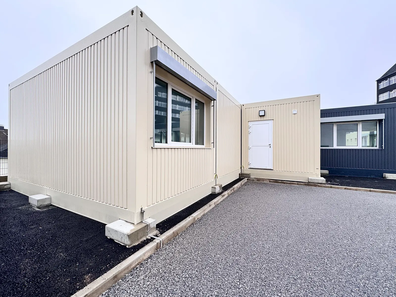 Containerschulanlage • Stadt Remscheid 3 Außenansicht der Schule in Containerbauweise in Remscheid