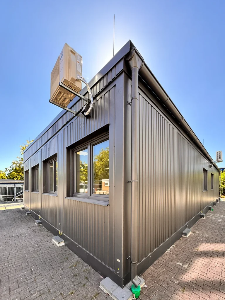 Modulbau am Vestischen Gymnasium erfolgreich fertiggestellt 4 Außenansicht des Erweiterungsbaus am Gymnasium in Bottrop