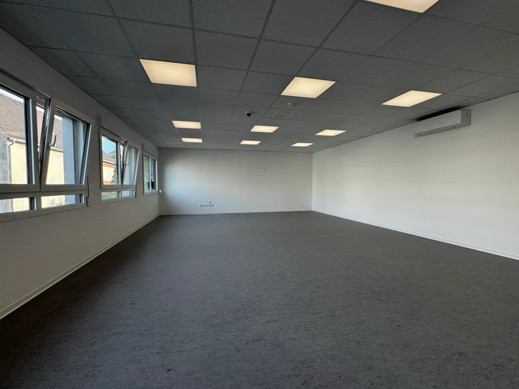 Neues Modulgebäude an der Heinrich-Böll-Gesamtschule finalisiert 6 Aufnahme eines Klassenraums im modularen Schulgebäude in Oberhausen