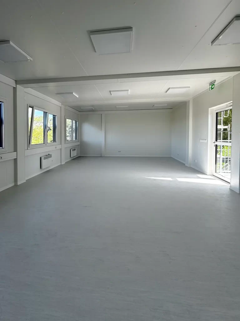 Canada-Schule erhält neue zwei- und dreigeschossige Modulanlage 7 Ansicht eines Klassenzimmers der neuen Modulbau-Schule in Zweibrücken